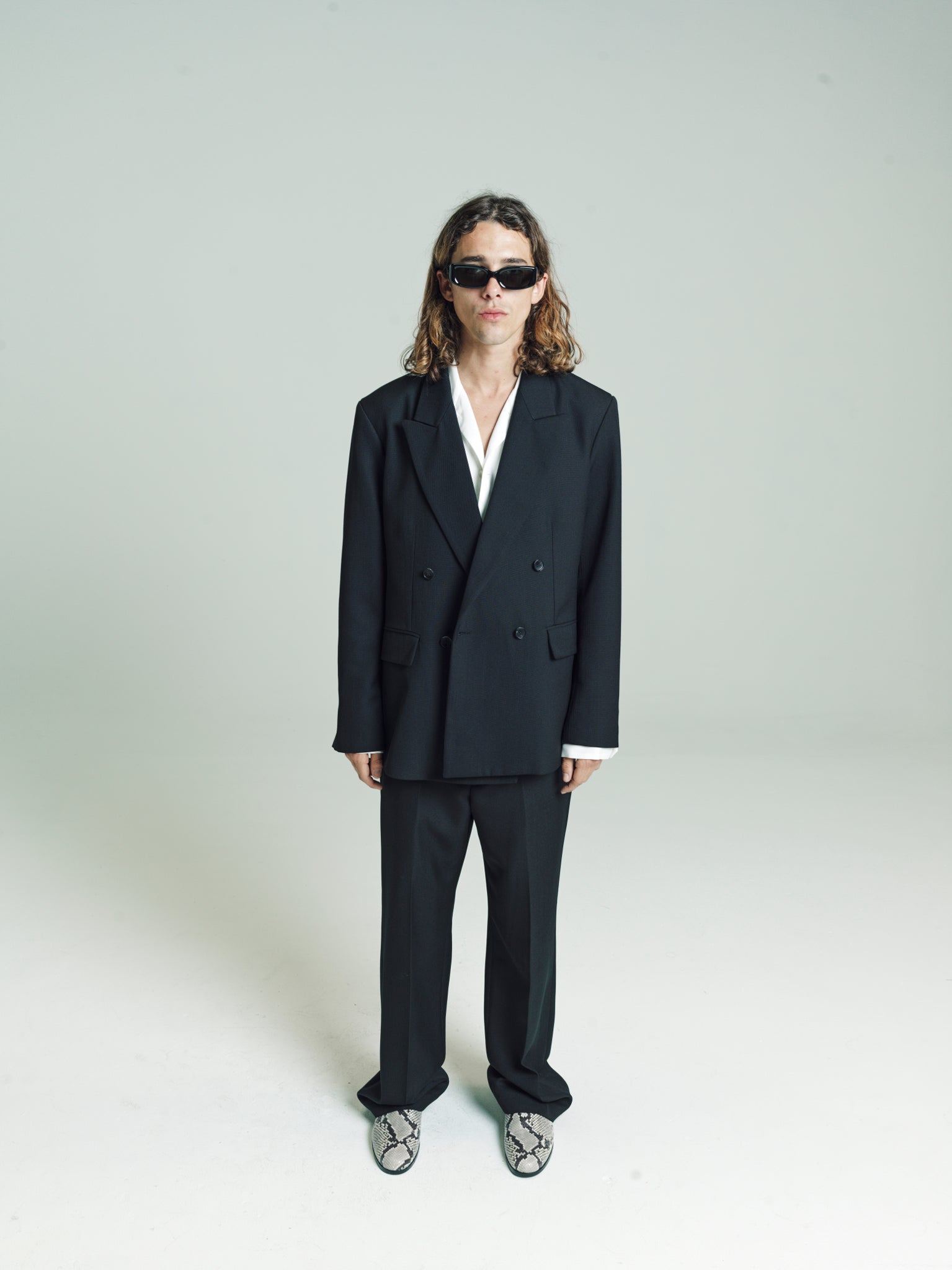 Suits – SECOND/LAYER Inc.